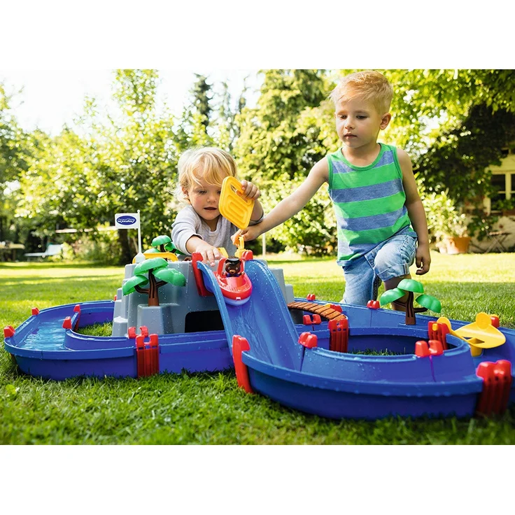 AquaPlay 'Mountain Lake' Wasserbahn, 126 x 88 x 35 cm, inkl. Berg mit Wasserfallrutsche, 2 Containerboote, 3 Spielfiguren, Paddelrad, Brücke und Bäumen – Bild 12
