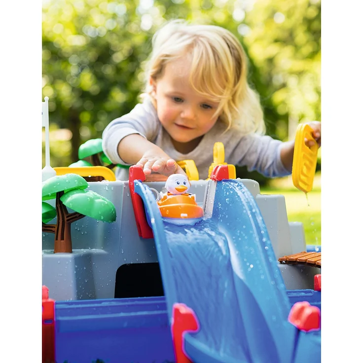 AquaPlay 'Mountain Lake' Wasserbahn, 126 x 88 x 35 cm, inkl. Berg mit Wasserfallrutsche, 2 Containerboote, 3 Spielfiguren, Paddelrad, Brücke und Bäumen – Bild 13