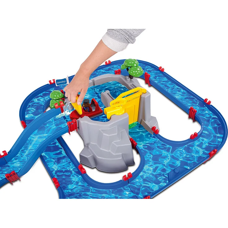 AquaPlay 'Mountain Lake' Wasserbahn, 126 x 88 x 35 cm, inkl. Berg mit Wasserfallrutsche, 2 Containerboote, 3 Spielfiguren, Paddelrad, Brücke und Bäumen – Bild 4