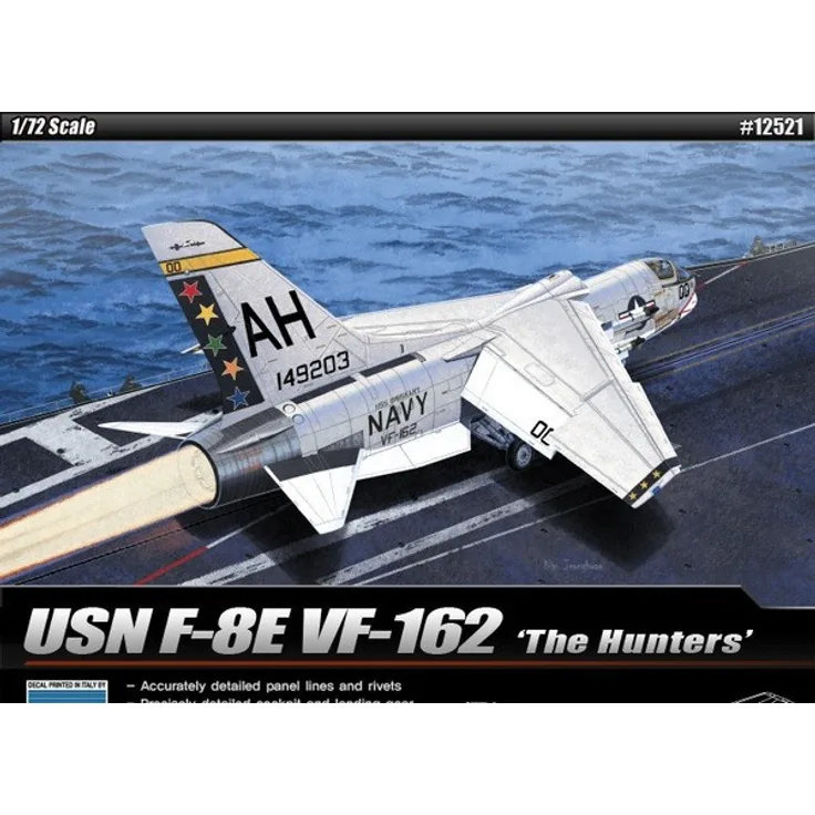 ACADEMY F-8E VF-162 The Hunter 1/72
