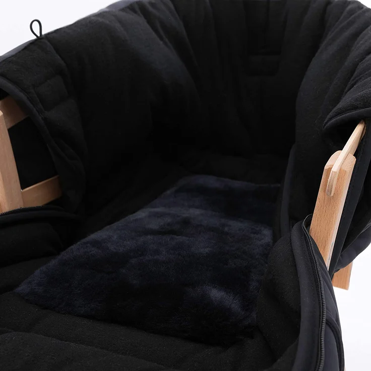 Lammfell Schlittensack von WERNER CHRIST – hochwertiger Kinder Winterfußsack für Schlitten, Schlitten-Fußsack mit Lammfell im Sitzbereich für Schutz vor Kälte und mehr Komfort beim Rodeln, universal – Bild 3