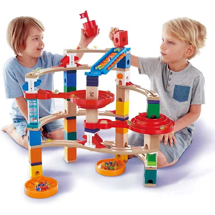 Hape E6024 - Super-Spiralburg, Quadrilla Kugelbahn, Konstruktionsspielzeug mit umfangreichem Zubehör, 129 teilig, aus Holz, ab 4 Jahren, mehrfarbig – Bild 7
