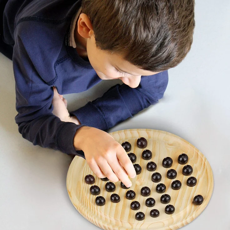 Relaxdays Solitaire Spiel, rundes Spielbrett, 33 Kugeln, Kinder & Erwachsene, 1 Spieler, Holz Brettspiel, natur/schwarz – Bild 5