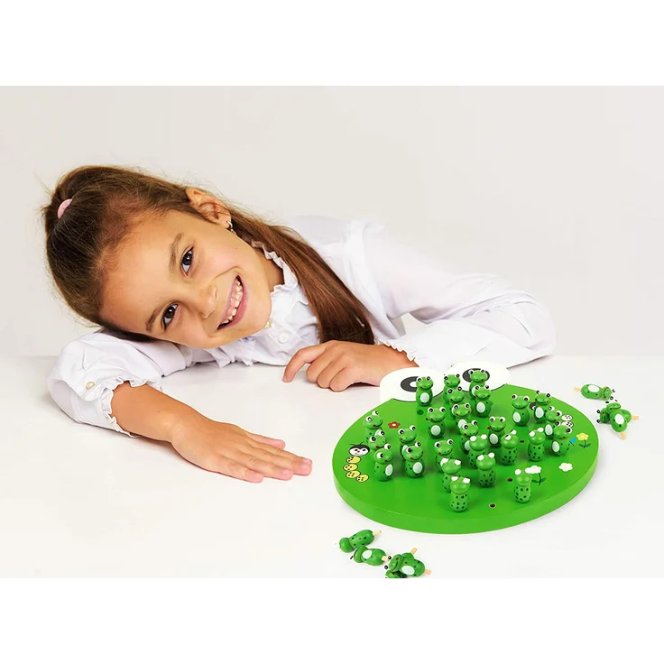 small foot 1876 Solitär 'Frosch' aus Holz, Gesellschaftsspiel mit 33 Frosch-Spielfiguren, ab 6 Jahren – Bild 4