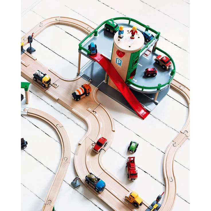 BRIO World 33204 Parkhaus, Straßen & Schienen - Eisenbahnzubehör für die BRIO Holzeisenbahn - Empfohlen für Kinder ab 3 Jahren – Bild 7