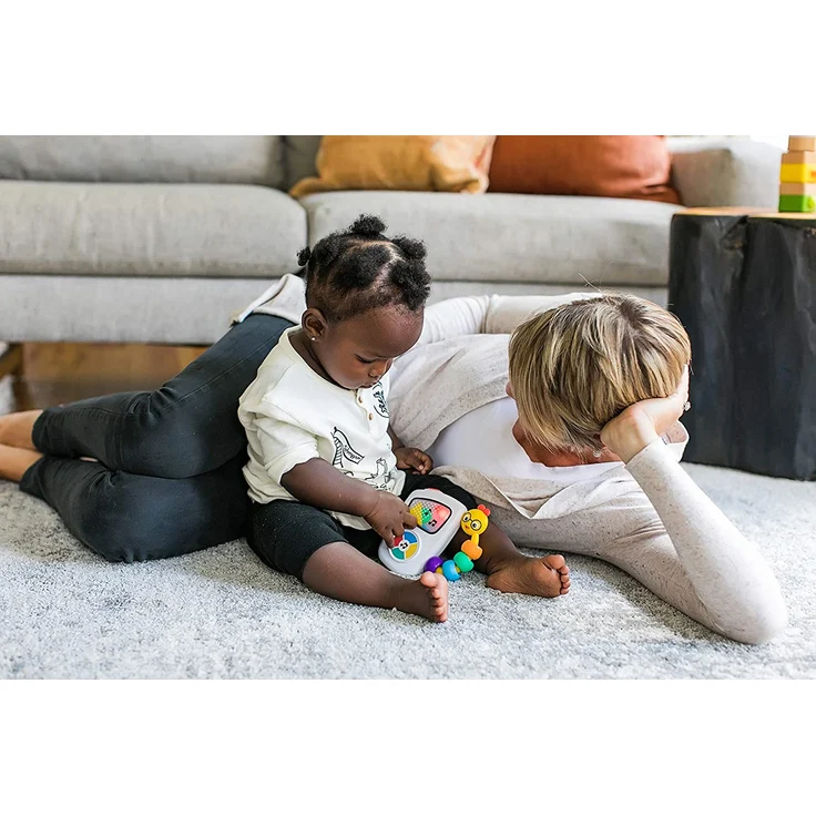 Baby Einstein leicht greifbares Musikspielzeug für unterwegs, mit Lichtern, 10 Melodien und Lautstärkeregler, ab 3 Monaten – Bild 9