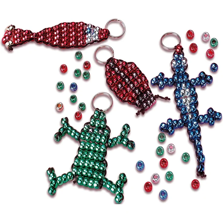 Lena 42688 Bastelset für 4 Maskottchen, Komplettset für 4 Glücksbringer/Schlüsselanhänger mit 290 metallic XXL Fädelperlen, schwarzem Kordelband, 4 Ringe und Anleitung, Set für Kinder ab 6 Jahre – Bild 3