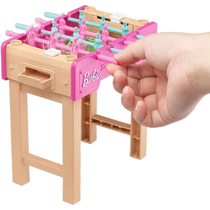Barbie GRG77 - Mini-Spielset mit Haustier, Zubhörteilen und funktionierendem Tischfußball-Spiel, Thema Spielabend, Geschenk für Kinder von 3 bis 7 Jahren – Bild 2