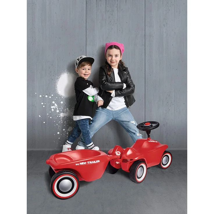 BIG Bobby-Car Neo Trailer, rot, Bobby-Car Anhänger für drinnen und draußen, für das BIG-Bobby-Car, Ladevolumen: 3 Liter, für Kinder ab 1 Jahr – Bild 4
