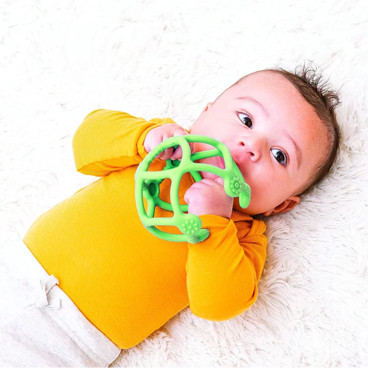 Nattou Silikonbälle 2er Set, Zum Greifen und Beißen, BPA-frei, Ø 10 cm + 7 cm, Silicon, Mintgrün/Grasgrün - Preisvergleich – Bild 3