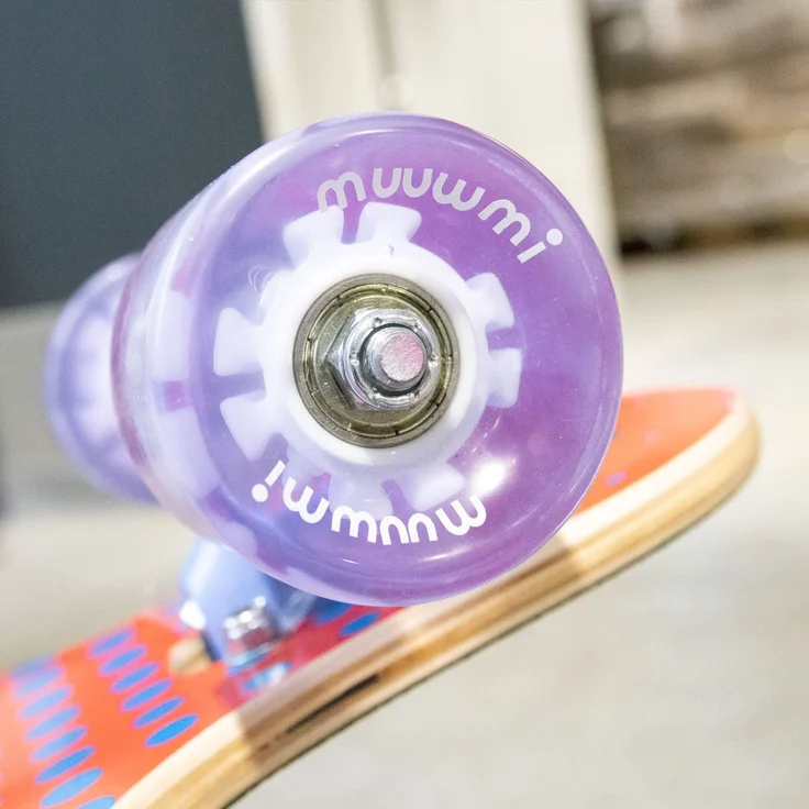 muuwmi Longboard Compact ABEC 7 Space mit Leuchtrollen – Bild 6