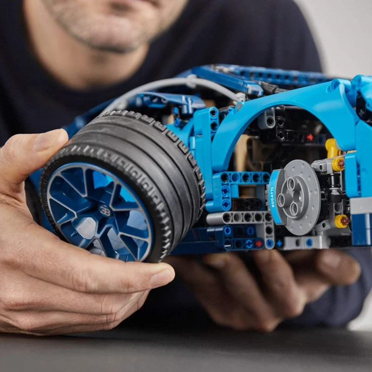 LEGO Technic 42083 'Bugatti Chiron', 3599 Teile, ab 16 Jahren – Bild 7