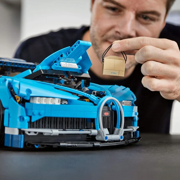 LEGO Technic 42083 'Bugatti Chiron', 3599 Teile, ab 16 Jahren – Bild 6