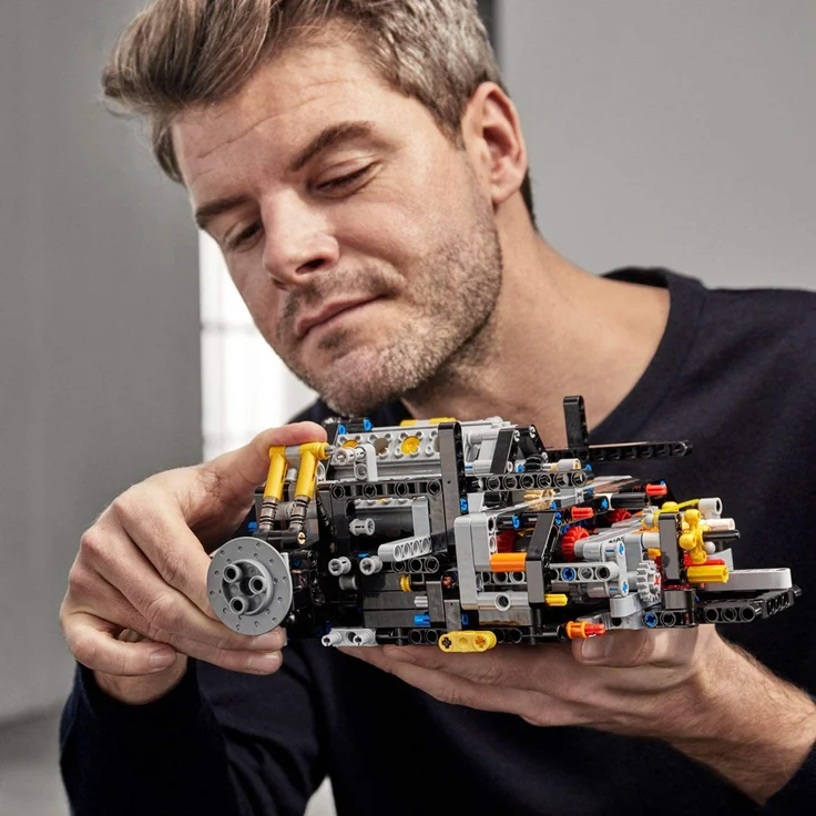 LEGO Technic 42083 'Bugatti Chiron', 3599 Teile, ab 16 Jahren – Bild 8