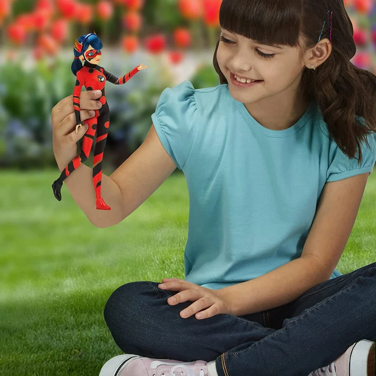 BANDAI P50010 Miraculous: Geschichten von Ladybug & Cat Noir-Drachenkäfer Fashion Puppe mit Zubehör, Mehrfarbig - Preisvergleich – Bild 5