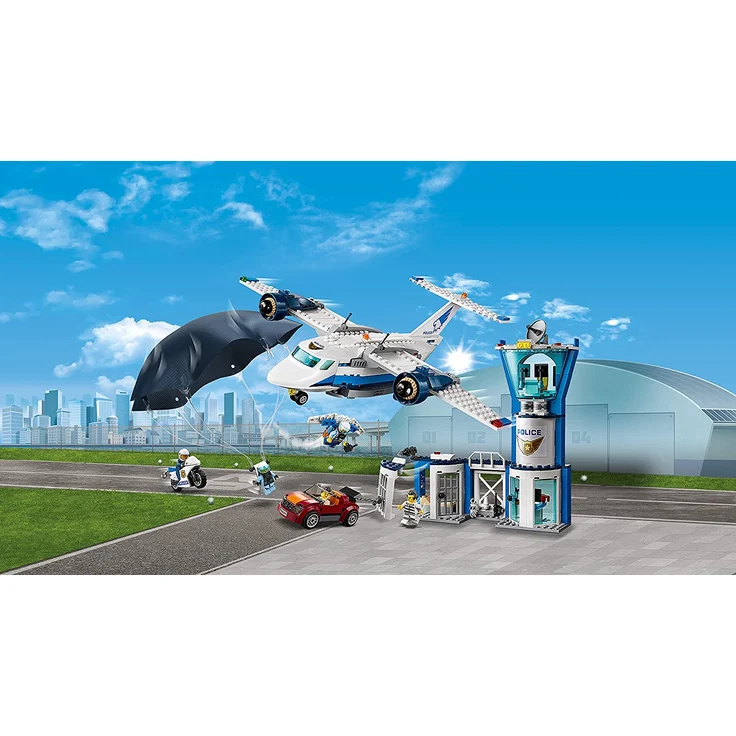 LEGO 60210 City, Polizei Fliegerstützpunkt, Flugzeug mit Fallschirmjäger plus Jetpack, Motorrad und Auto, Police Chase Bausets für Kinder – Bild 3