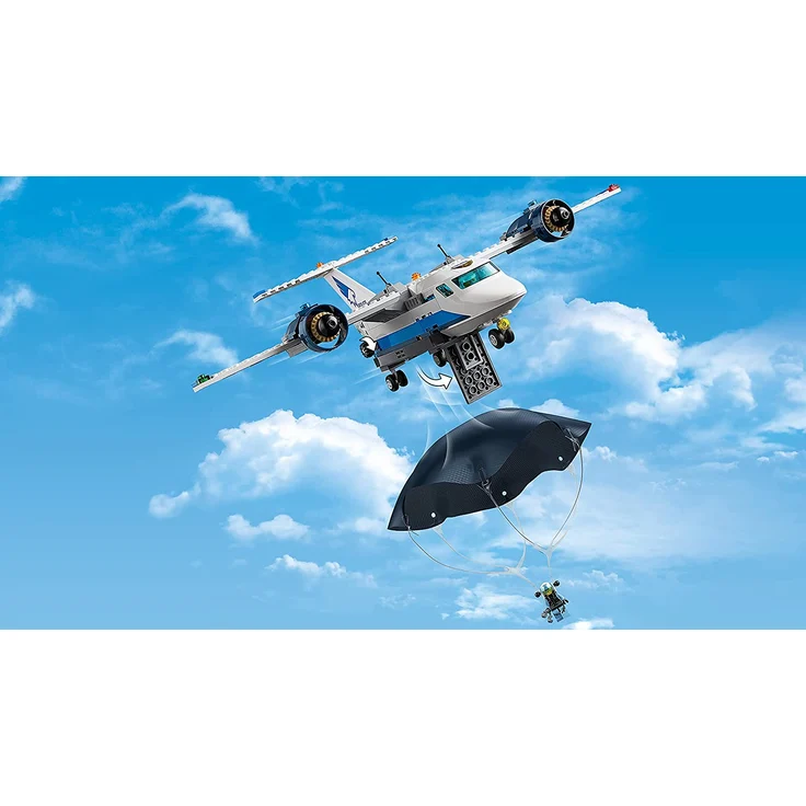 LEGO 60210 City, Polizei Fliegerstützpunkt, Flugzeug mit Fallschirmjäger plus Jetpack, Motorrad und Auto, Police Chase Bausets für Kinder – Bild 4