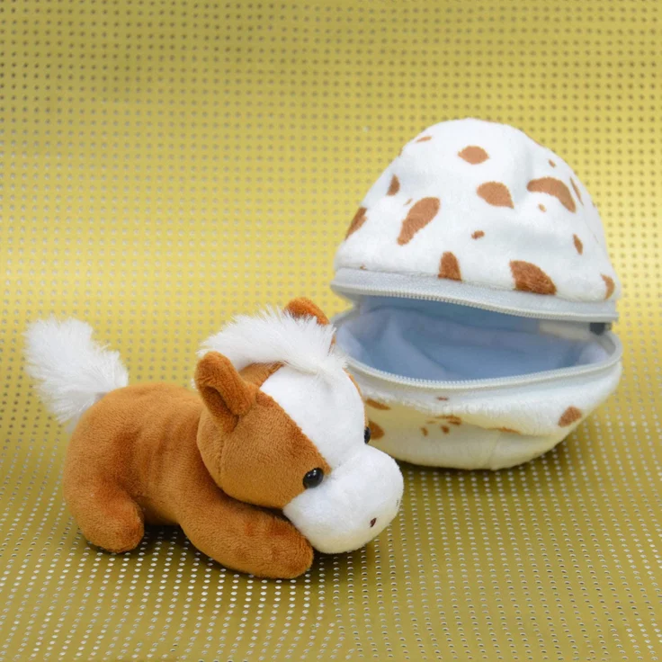 Kögler 75766 - Lotti, Mini Pony aus Plüsch im Ei, ca. 13 cm groß, kleines Plüschtier zum Kuscheln und Liebhaben, als kleines Geschenk für Kinder, Jungen und Mädchen – Bild 3