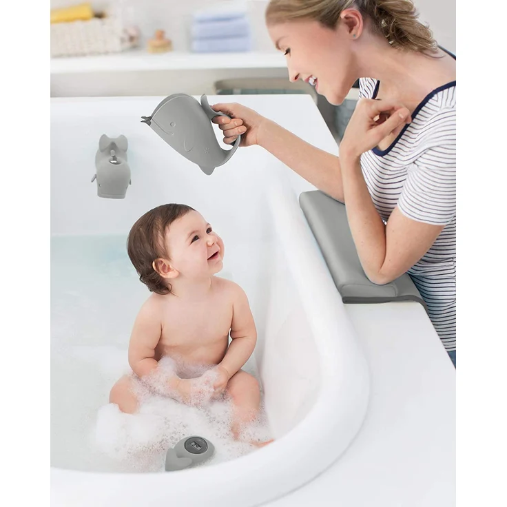 Skip Hop Moby Wal Rinser Becher, zum tränenfreien Haarewaschen, Shampooschutz, Wasserfall, Spülapparat, Spritzschutz, grau – Bild 8