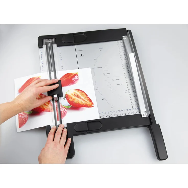 Rayher Papierschneidegerät 2 in 1, 54,3 x 39 x 7,8 cm, Hebel Plus Rollen Schneider, Pappmaché, transparent/schwarz, 56 x 29 x 21 cm – Bild 6