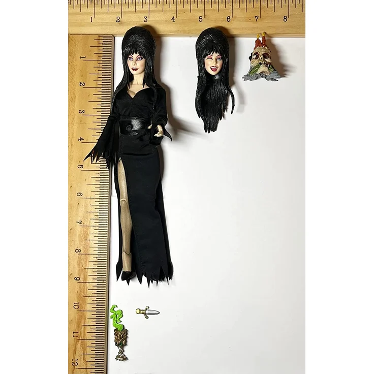 Elvira Retro Actionfigur Mistress of the Dark Clothed (20 cm) – Bild 6