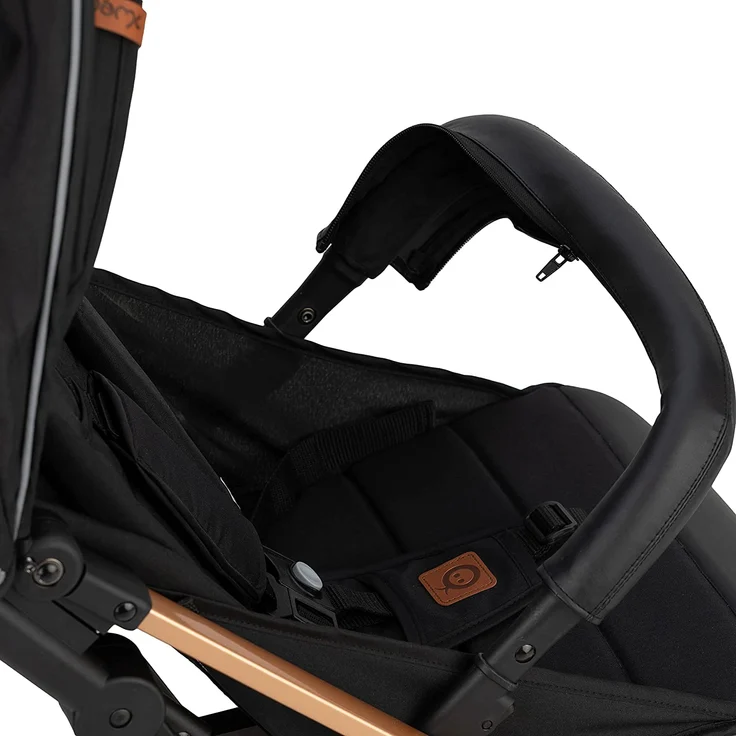 MOMI ESTELLE Kinderwagen für Kinder ab 6 Monat bis zu max. Körpergewicht von 15 kg, H105 x B51 x T75 cm, klappbar auf die Maße H65 x B51 x T21 cm, Gewicht 7,5 kg, 5-Punkt-Sicherheitsgurt – Bild 9