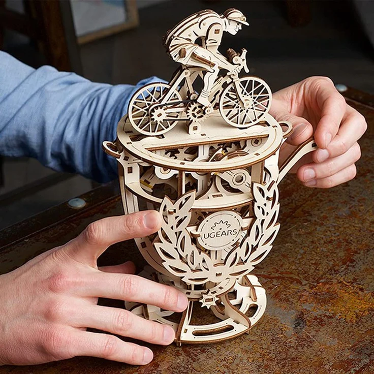 UGEARS 3D Puzzle Erwachsene Automaton Cyclist - DIY 3D Modellbausatz - Tour De France Cup Fahrrad 3D Holzpuzzle Erwachsene und Jugendliche - Mechanische Modell Holzbausatz - Radsportler Geschenke – Bild 4