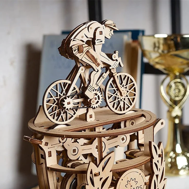 UGEARS 3D Puzzle Erwachsene Automaton Cyclist - DIY 3D Modellbausatz - Tour De France Cup Fahrrad 3D Holzpuzzle Erwachsene und Jugendliche - Mechanische Modell Holzbausatz - Radsportler Geschenke – Bild 6