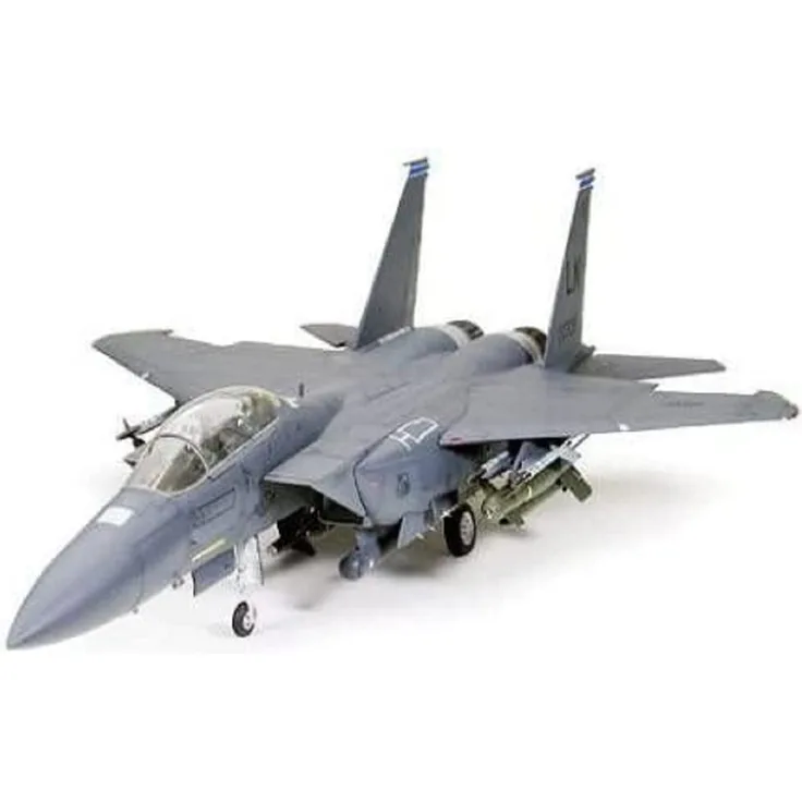 Plastic Models 300060312 1:32 Bo. F-15E Strike Eagle Bunker Buster