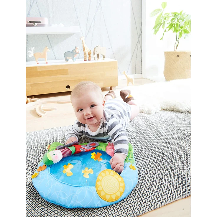 HABA 305222 - Wasser-Spielmatte Bauernhof, Spielmatte mit vielseitigen Spielelementen zur Förderung der Wahrnehmung und Motorik, Babyspielzeug ab 6 Monaten - Preisvergleich – Bild 4