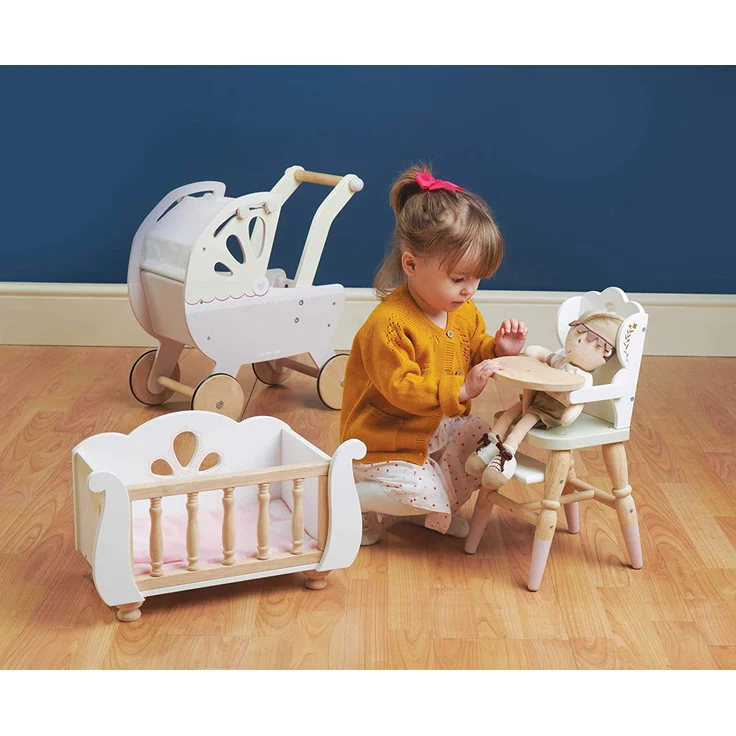 Le Toy Van TV601 Holzhochstuhl für Baby-Puppe und Plüschtiere, Puppenhochstuhl – Bild 5