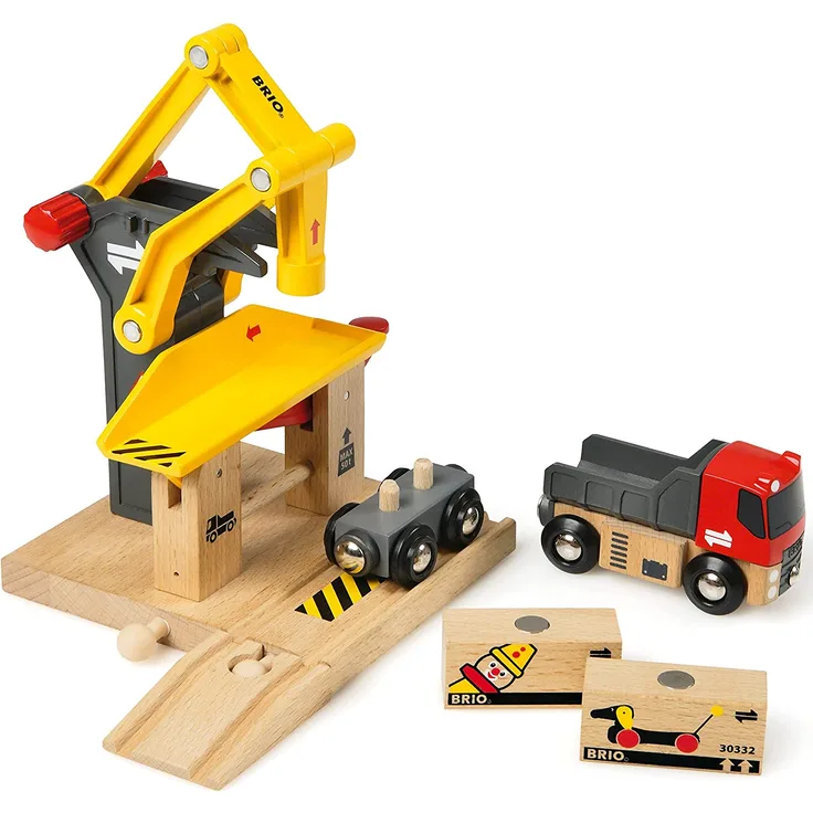 BRIO Eisenbahn Lastwagen Mit Frachtverladestation Und Schienen Set, Brio World Eisenbahn Zubehör, Holzspielzeug