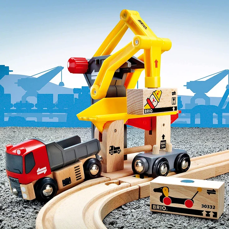 BRIO Eisenbahn Lastwagen Mit Frachtverladestation Und Schienen Set, Brio World Eisenbahn Zubehör, Holzspielzeug – Bild 5