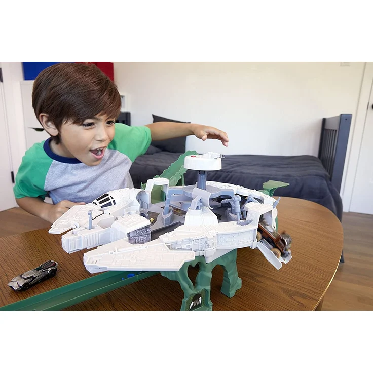 Hot Wheels DWM85 Star Wars Episode 8 Millennium Falke Spielset, Kanone mit Lichtern und +20 Geräuscheffekte, Millennium Falcon Spielzeug ab 4 Jahren – Bild 10