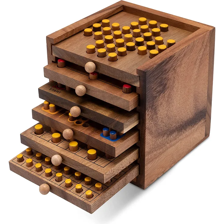 Spiele-Sammlung aus Holz in einer dekorativen Box mit Einschüben