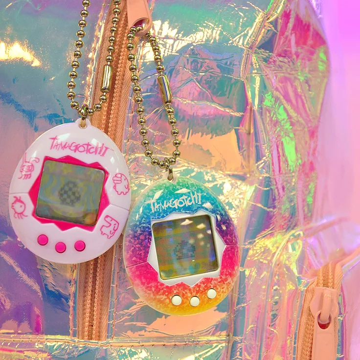 Bandai - Tamagotchi - Original-Tamagotchi - Flames - virtuelles elektronisches Haustier mit Display, 3 Tasten und Spielen - 42927 – Bild 4
