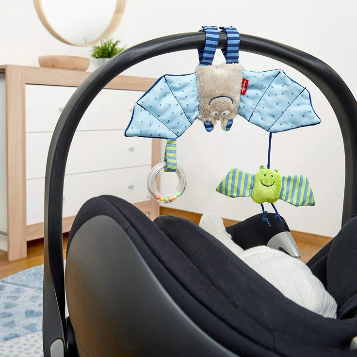 sigikid, Mädchen und Jungen, Aktiv-Anhänger Fledermaus mit Rassel, Baby bite me, Blau/Grün, 41013 – Bild 4