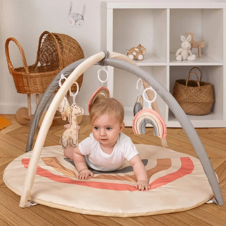 Hakuna Matte Baby Spielbogen - Extra Dicke und Weiche Krabbeldecke für Baby mit Entdeckungsspiegel und 4 Spielbogen Anhänger - Baby Spieldecke in Schönem Regenbogen Design - EN71, REACH-zertifiziert