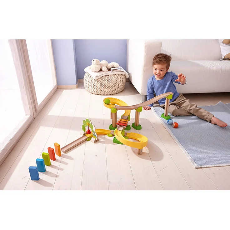 HABA 302056 - Kullerbü - Kugelbahn SIM-Sala-Kling, Holzkugelbahn mit vielen spannenden Bauelementen, Glöckchen-Tor und Klangtreppe, 38 Bauteile, Spielzeug ab 2 Jahren – Bild 2