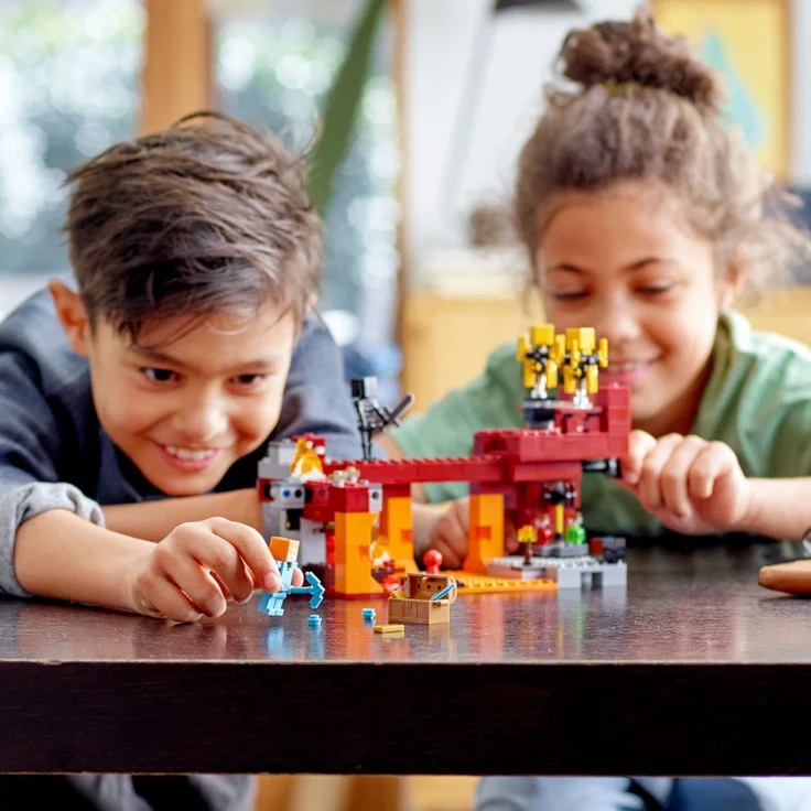 LEGO 21154 Minecraft - Die Brücke mit Minifiguren – Bild 6