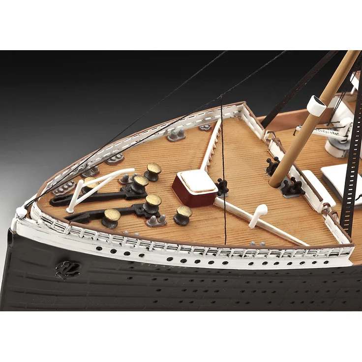 Revell Modellbausatz Schiff 1:400 - Geschenkset '100 Jahre TITANIC' im Maßstab 1:400, Level 5, originalgetreue Nachbildung mit vielen Details, Kreuzfahrtschiff, 05715 – Bild 9