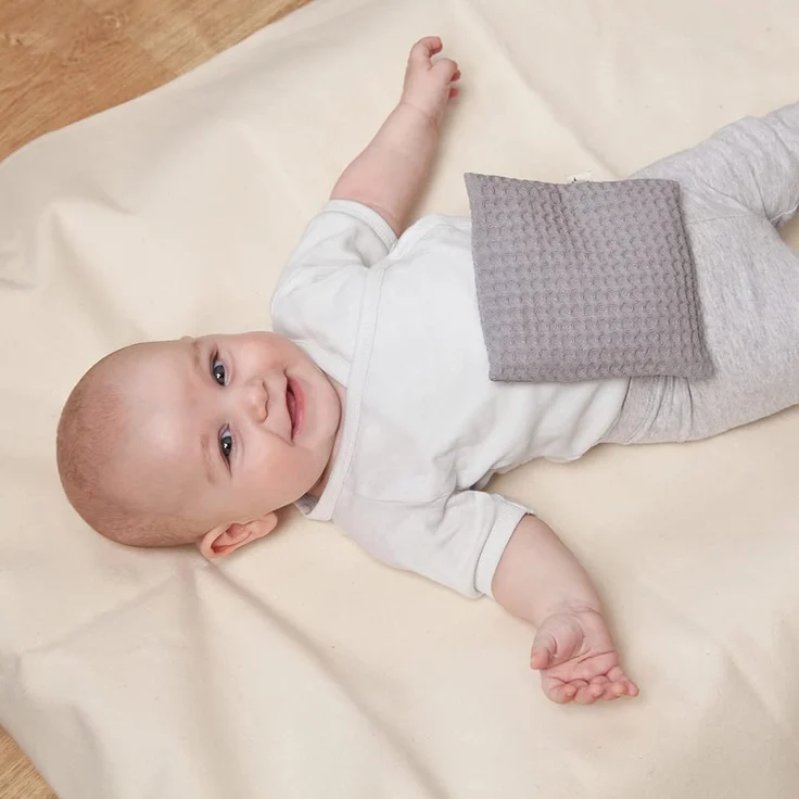 GRÜNSPECHT Rapssamen-Kissen mit waschbarem Bezug, Wärmekissen für Babys & Kleinkinder, bei Blähungen & Bauchschmerzen, Waffelpiqué, grau (376-V1) – Bild 5