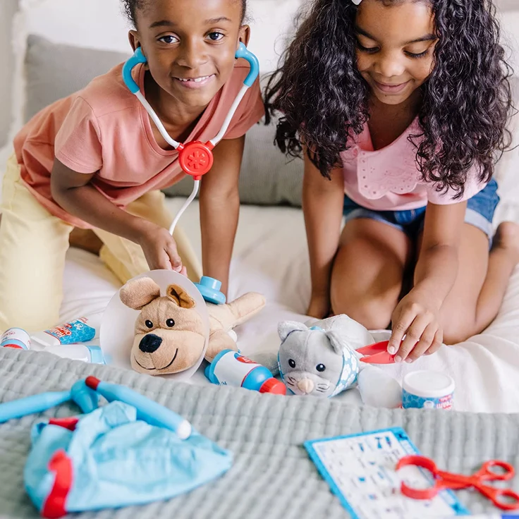 Melissa & Doug Kinderspielzeug Haustier-Tierarzt-Set | Rollenspiel Kinder Tierarzt Spielset für Mädchen & Jungen 3-6 | Hunde- und Katzen-Plüsch-Stofftier-Spielzeug für 3-jährige Mädchen Geschenke – Bild 7