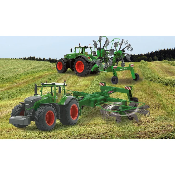 Jamara 412411 Schwader Twin Roto für Fendt 1050-rotierende Zinken während des Fahrbetriebs, ferngesteuerte hochklappbare Auslegerarme, Anhängerkupplung vorne, bunt – Bild 2