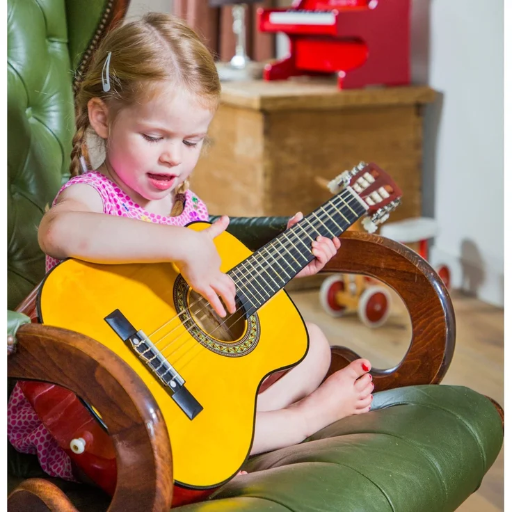 New Classic Toys - 10304 - Musikinstrument - Spielzeug Holzgitarre - Deluxe - Naturell, Kinder (Unisex) – Bild 6