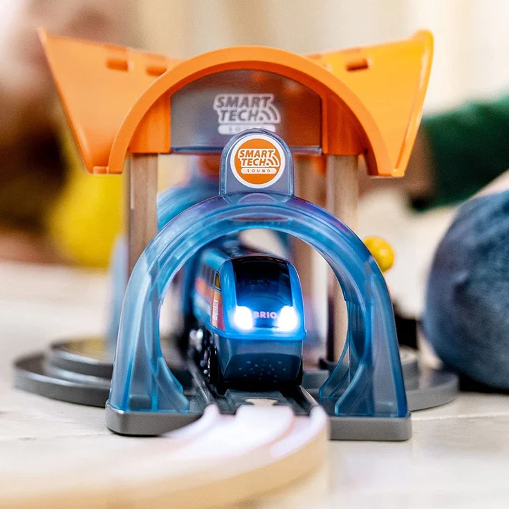 BRIO Bahn - Smart Tech Sound Bahnhof mit Action Tunnel – Bild 2