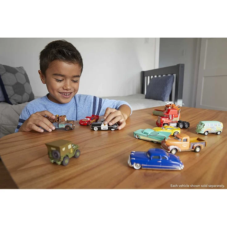 Mattel Disney Cars FGD72 - Disney Cars 3 Die-Cast Rust-Eze Cruz Ramirez – Bild 2