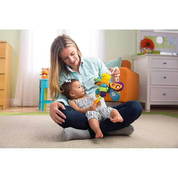 Lamaze LC27024 Baby Spielzeug "Freddie, das Glühwürmchen" Clip & Go, Hochwertiges Kleinkindspielzeug, Greifling Anhänger zur Stärkung der Eltern-Kind-Beziehung, Baby Mobile, Weihnachtsgeschenk, ab 0 Monaten - Preisvergleich – Bild 9