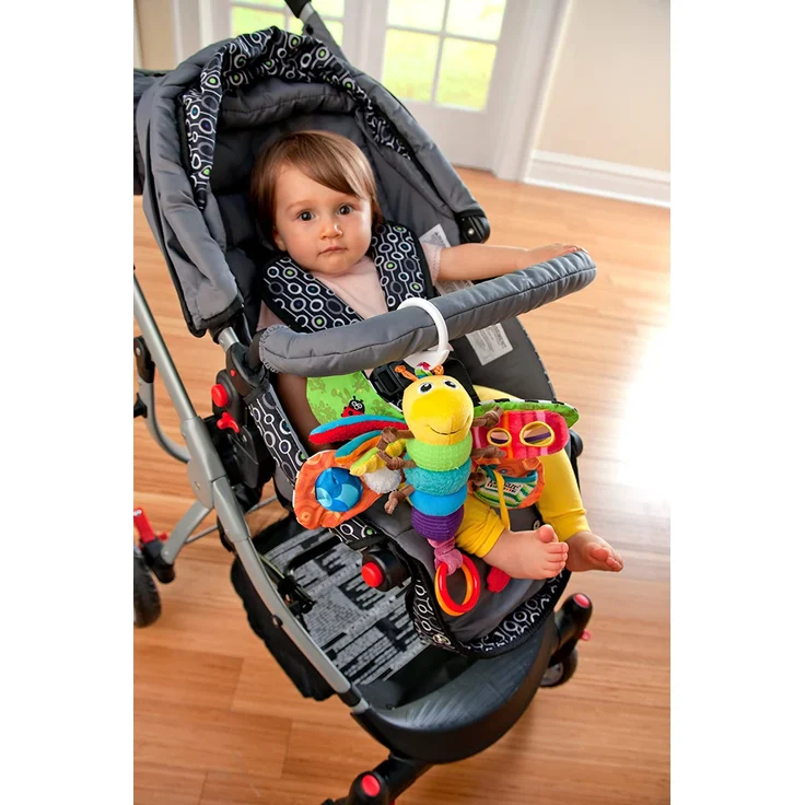 Lamaze LC27024 Baby Spielzeug "Freddie, das Glühwürmchen" Clip & Go, Hochwertiges Kleinkindspielzeug, Greifling Anhänger zur Stärkung der Eltern-Kind-Beziehung, Baby Mobile, Weihnachtsgeschenk, ab 0 Monaten - Preisvergleich – Bild 8