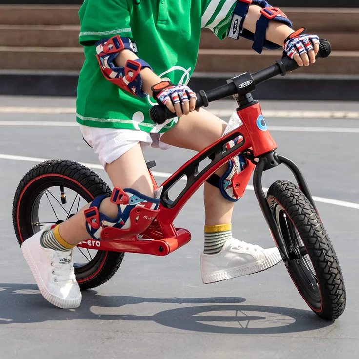 Micro Balance Bike Deluxe rot – Bild 6